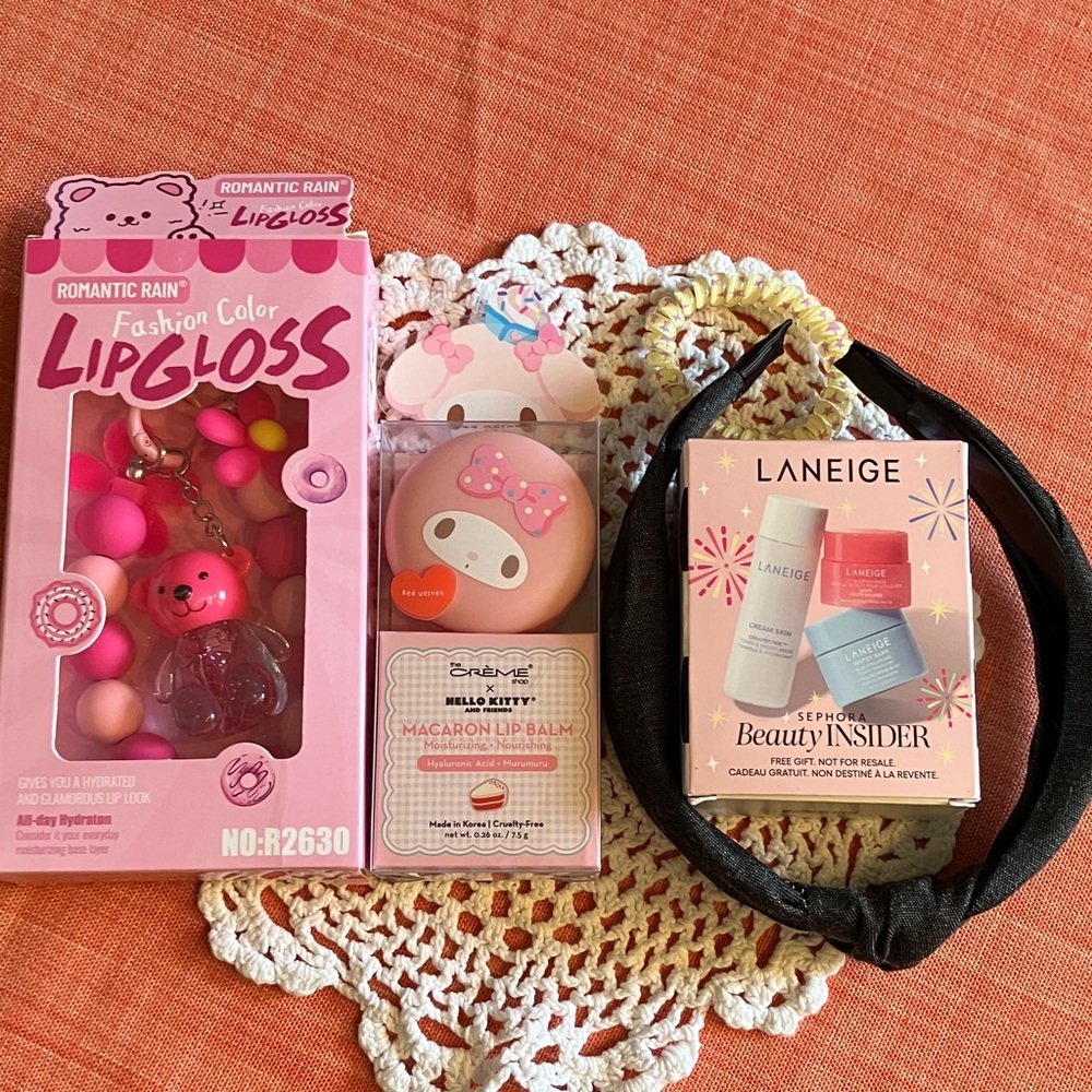 LANEIGE Beauty Insider Set with Pink and Blue Tones